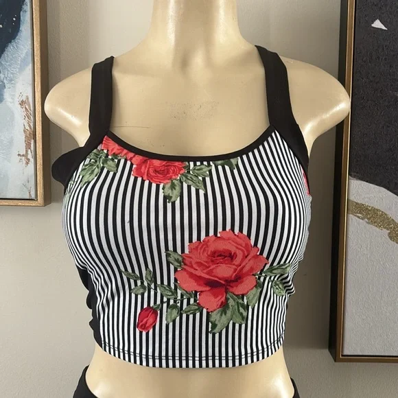 Fashion Nova- pinstripe red rose design set. - Picture 3 of 7